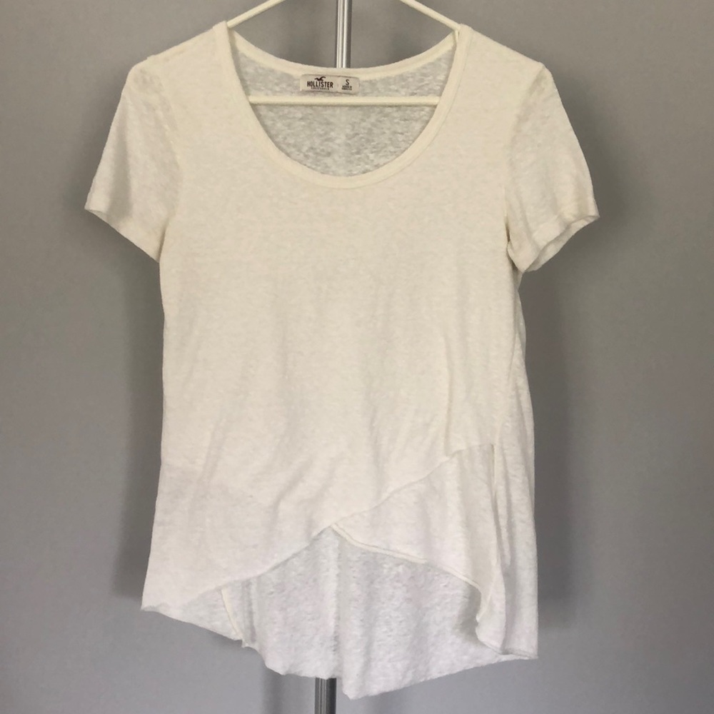 Hollister Asymmetrical T Shirt in Size Small
